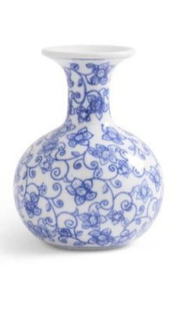 BLUE AND WHITE PORCELAIN CHINOISERIE BUD VASES, Small