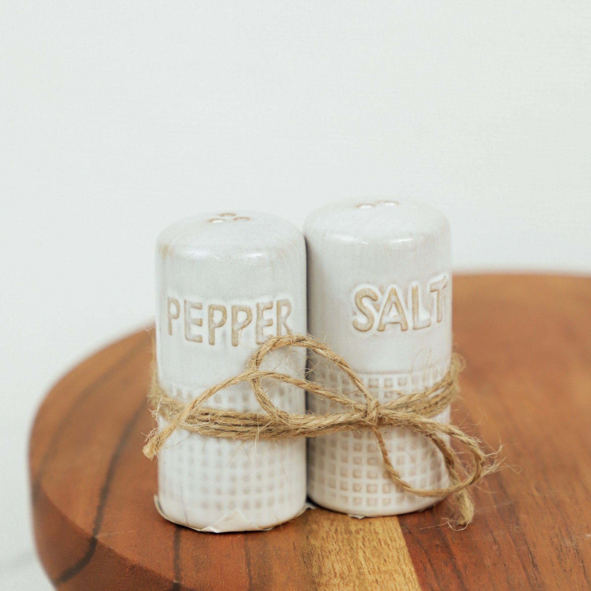 S/2 SALT & PEPPER SHAKERS