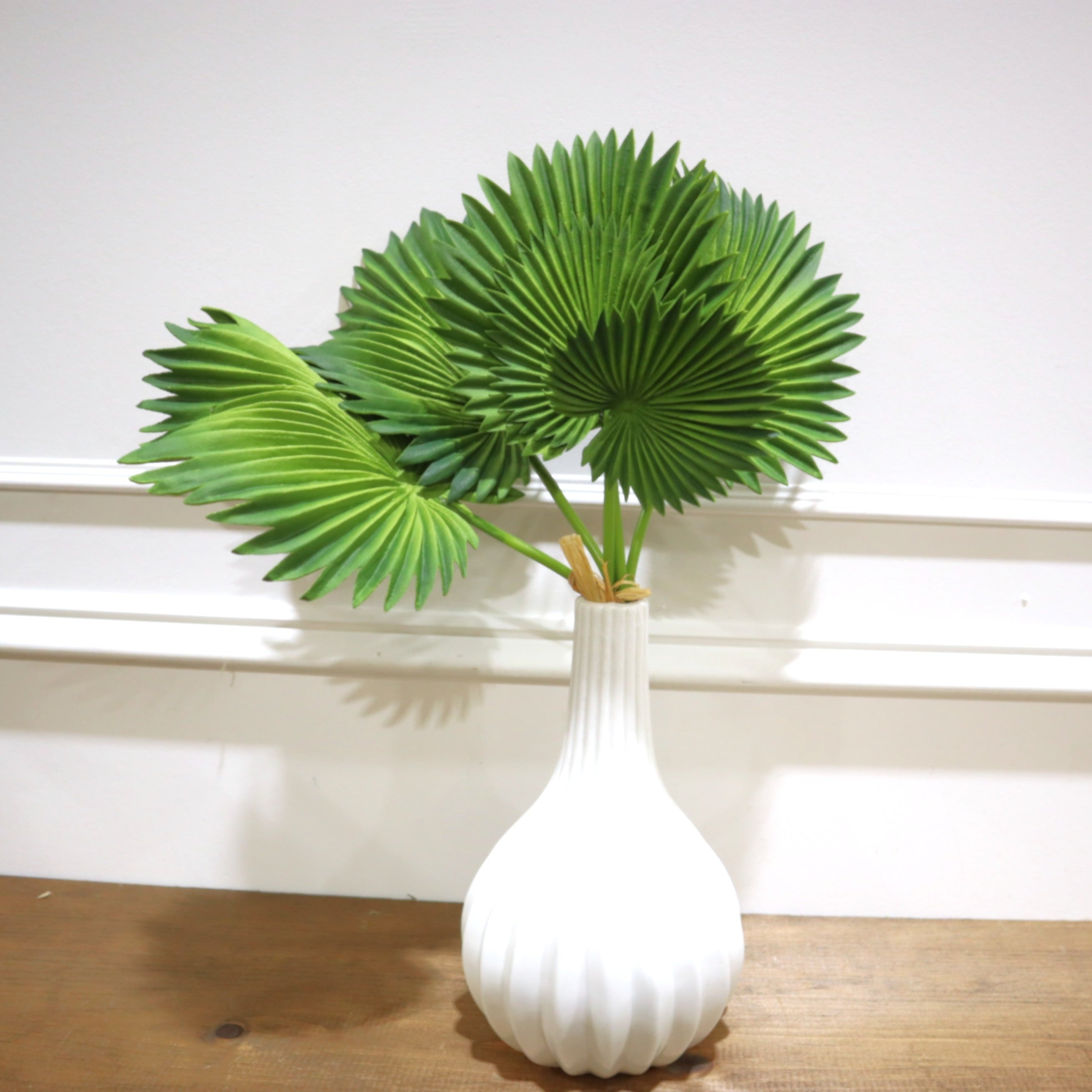 fan leaf palm plant 16 Inch Real Touch Fan Palm Leaf Bundle (6 Stems) – Fig & Fern