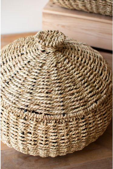 WOVEN VINE BASKET WITH LID