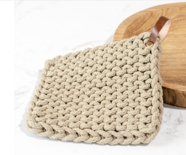 LEATHER STRAP KNIT POT HOLDER
