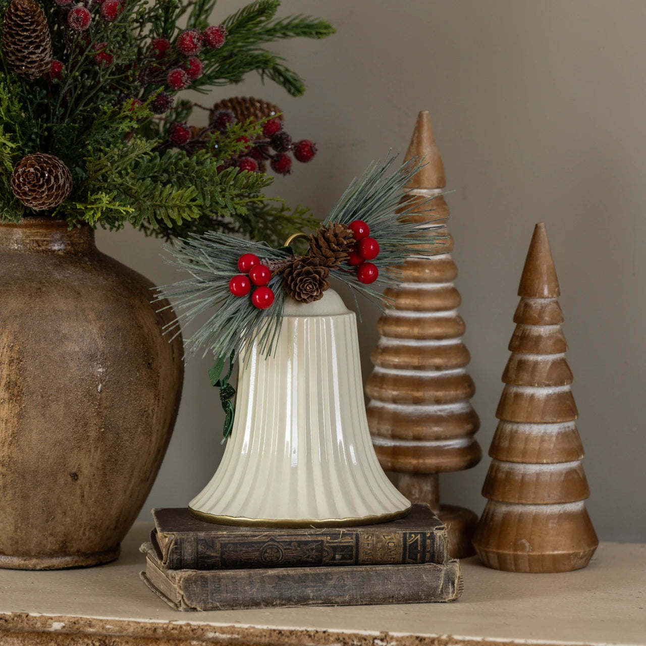 CREAM BELL W/ GREENERY
