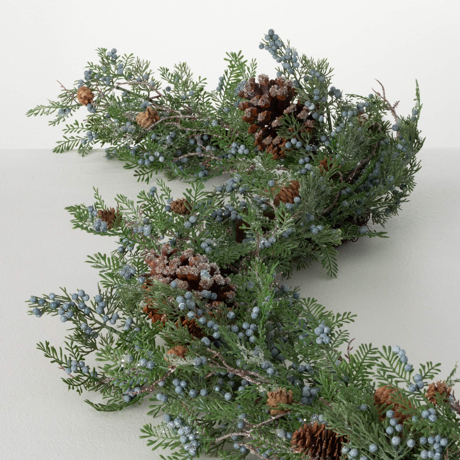 BERRY CEDAR GARLAND – Fig & Fern
