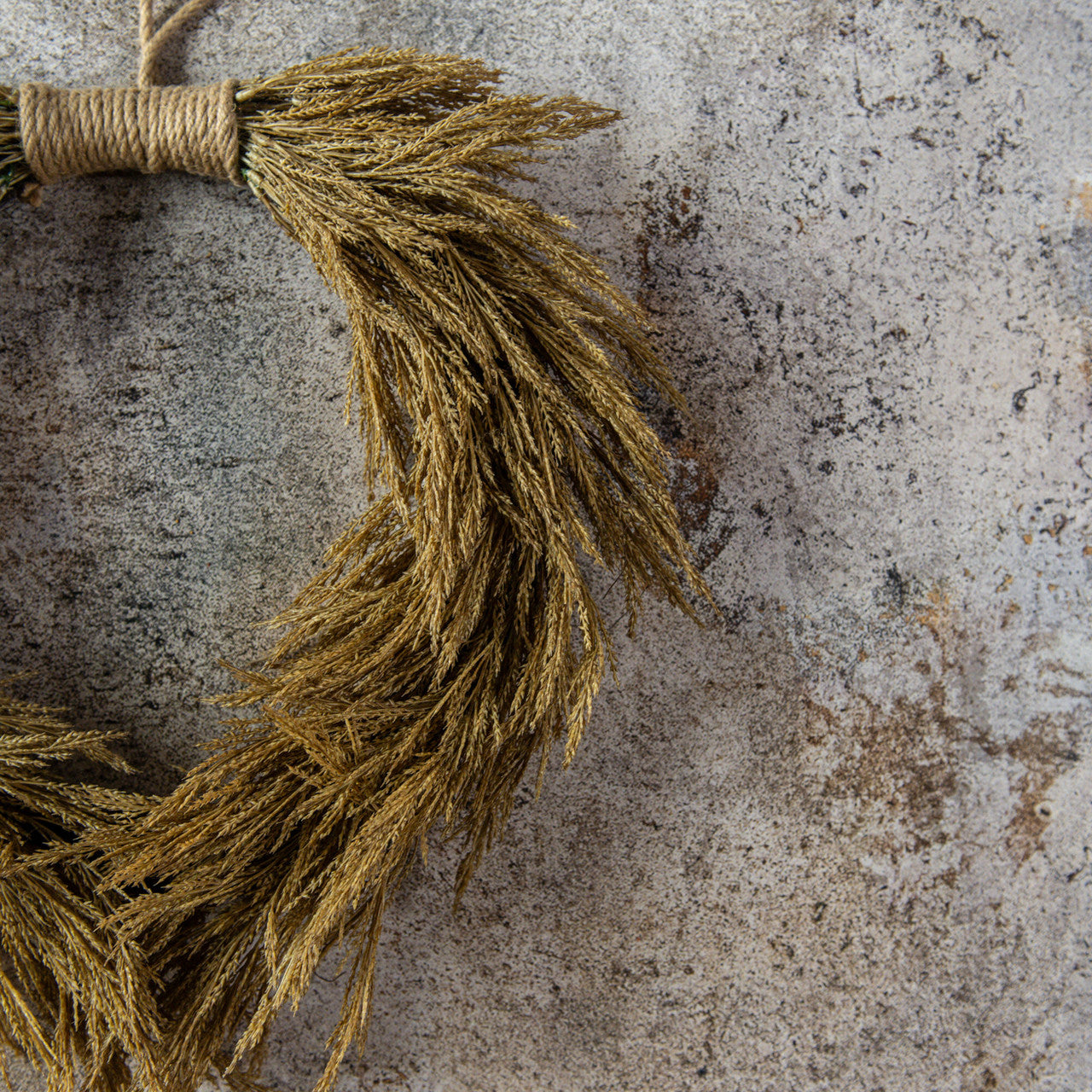 22" DARK GOLD WHEAT WREATH