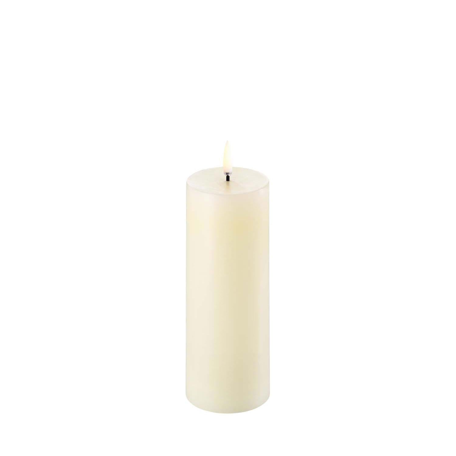 LED Pillar Candle, Ivory, Smooth, 2,3 x 6"