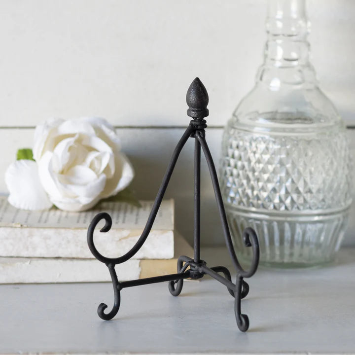 Metal. 8" Easel