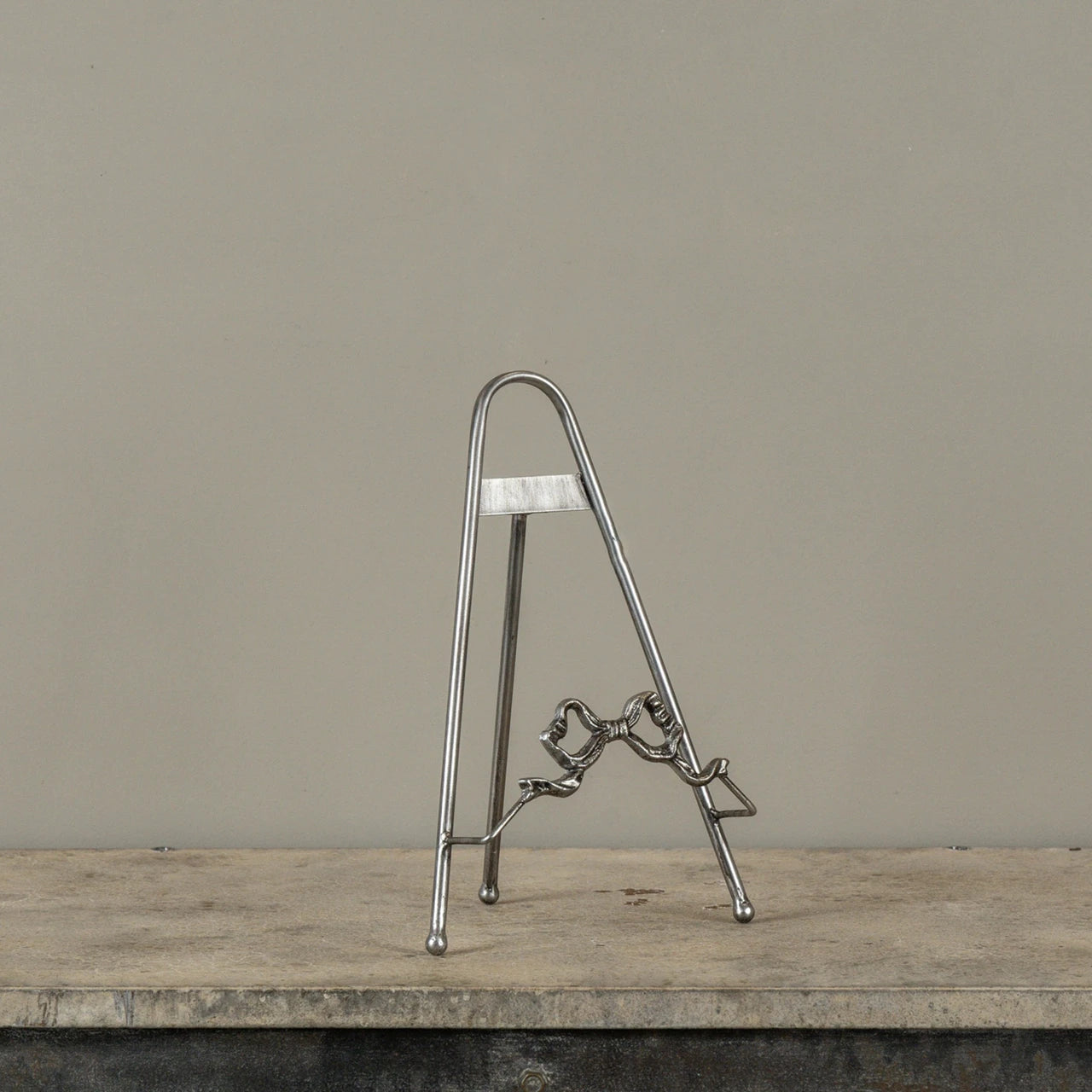 PEWTER BOW MINI EASEL